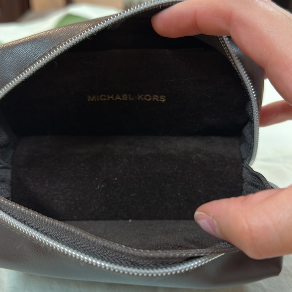 Michael Kors leather case - Picture 7 of 9